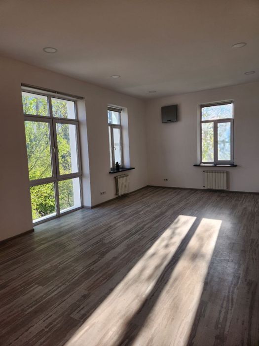 Отдельно стоящее офисное здание. Собственник