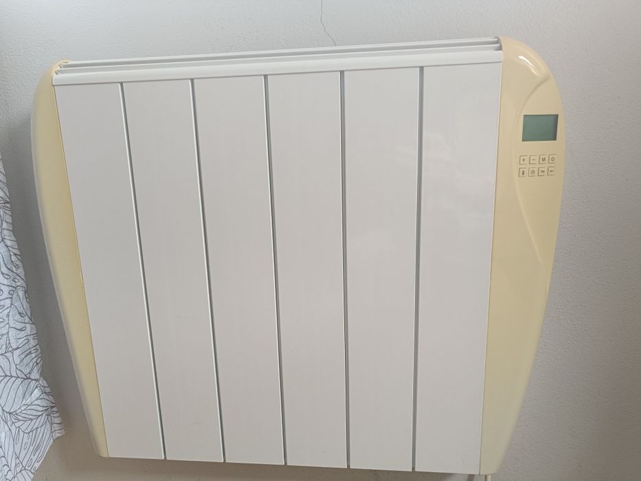 2 Emissores termoelétricos 1000w de parede Equation