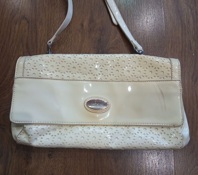 Сумки:  Guess, Valentino, Gucci
