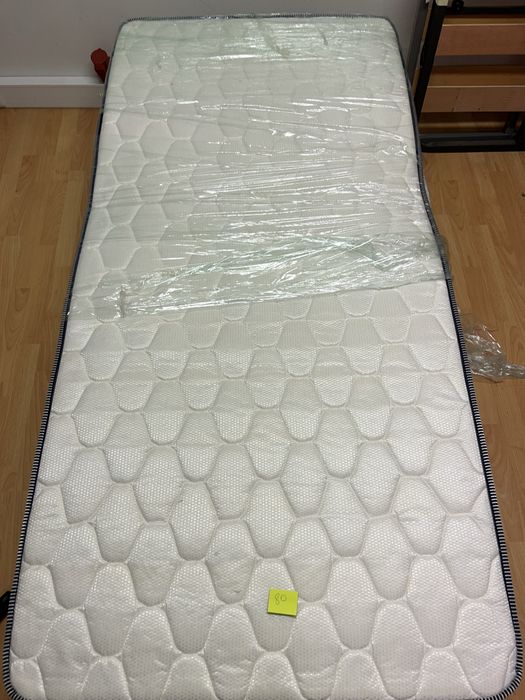 Cama de Solteiro Usada e Colchão