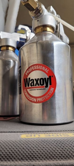 Konserwacja , Zabezpieczenie antykorozyjne podwozia Waxoyl