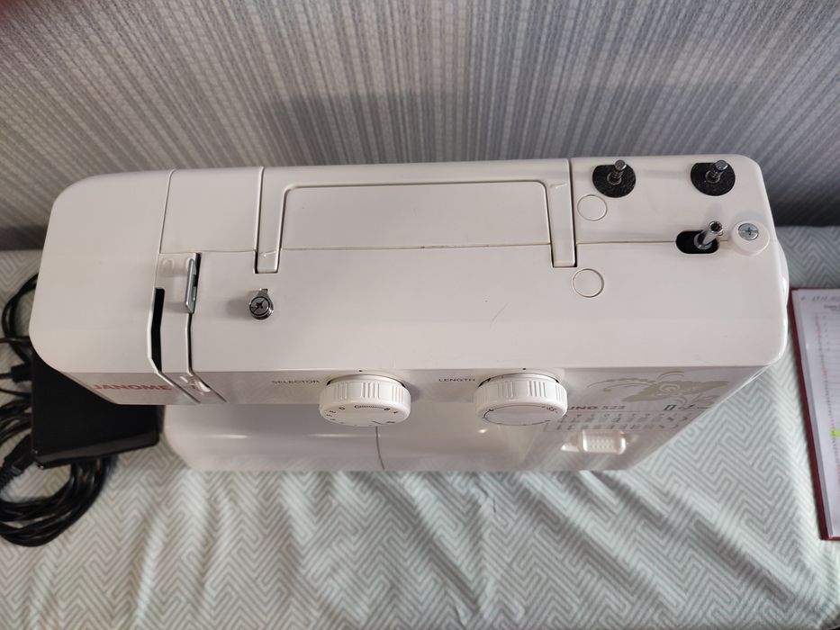 Швейна машинка Janome