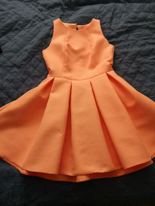 Brzoskwiniowa sukienka Emo