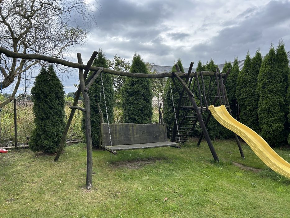 Hustawka ogrodowa ze zjezdzalnia