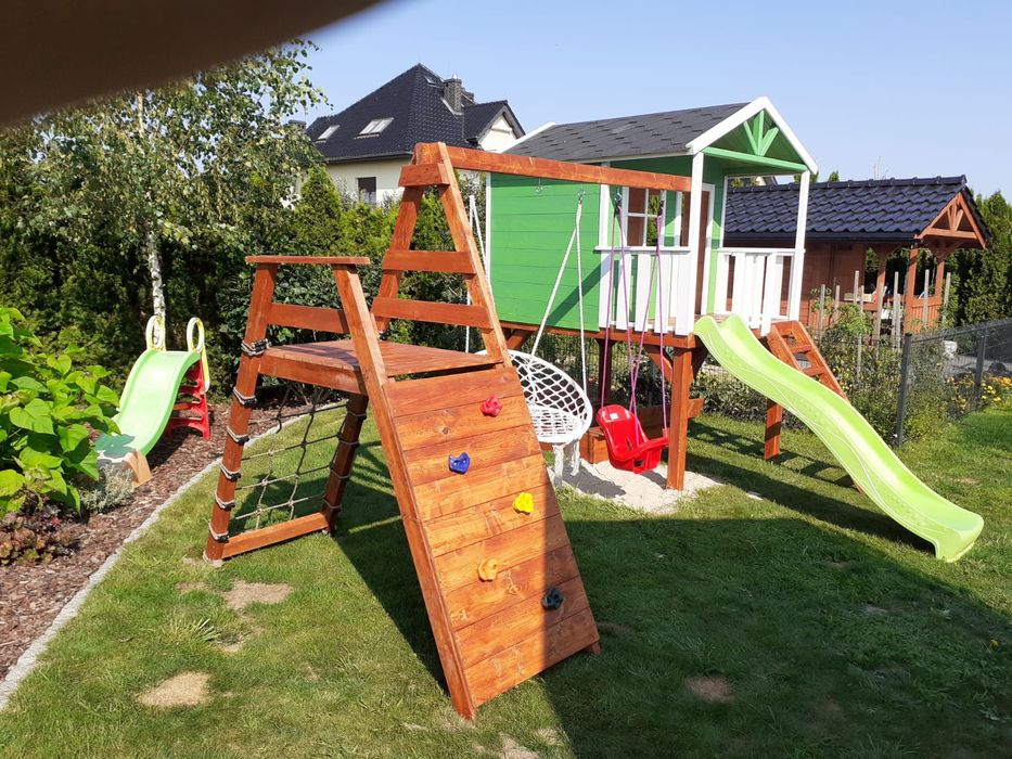 Plac zabaw domek dla dzieci