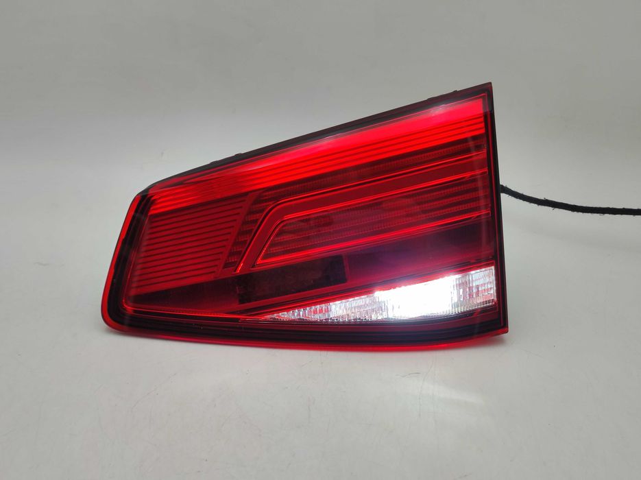 Volkswagen Passat B8 Kombi Lampa Tylna Prawa Wewnętrzna LED ORG EUROPA