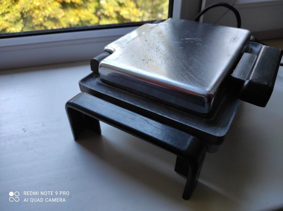 Вафельница,б/у, 900гр.