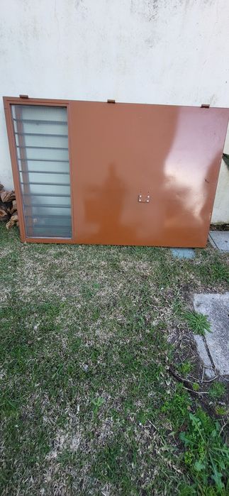 Portao muito robusto em ferro