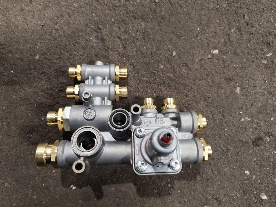 Пневматичний модуль розширення модулятор Wabco 4615130030