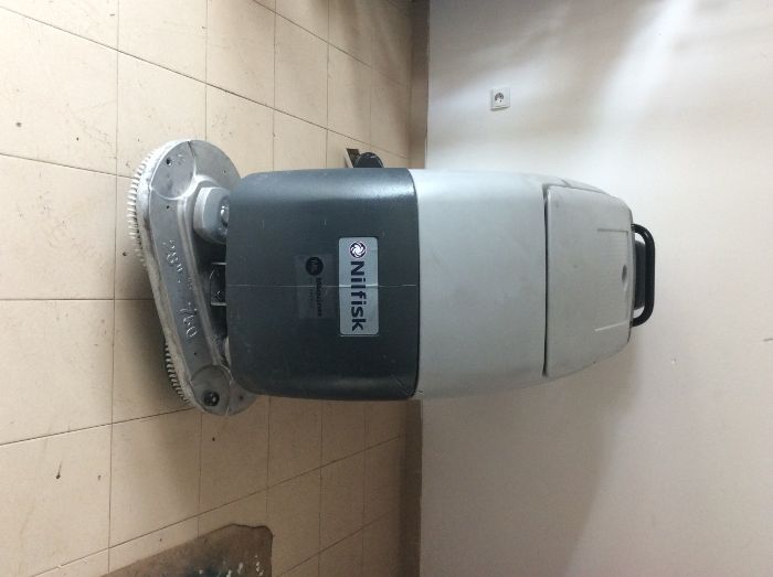 Lavadora aspiradora Nilfisk BA751