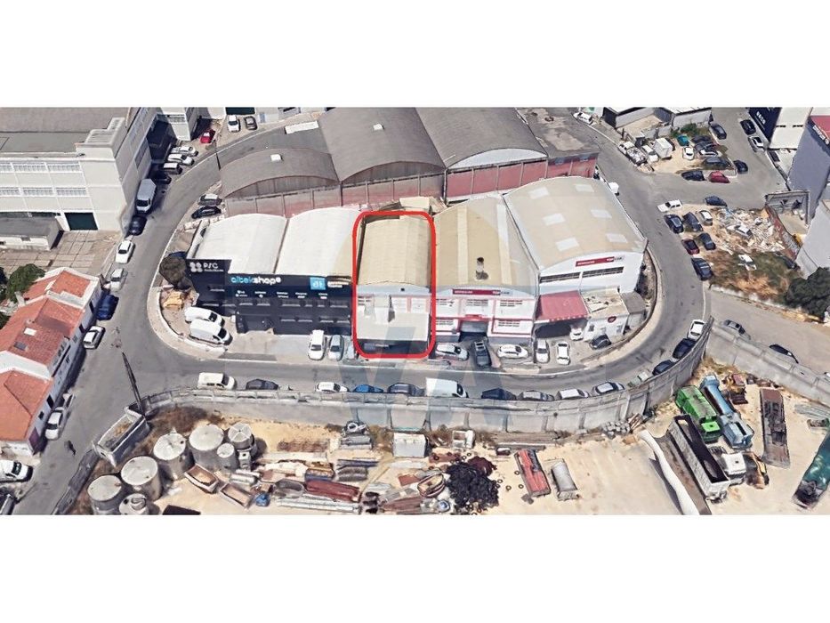 Armazém para Venda em São João da Talha - Excelente Oportunidade às...