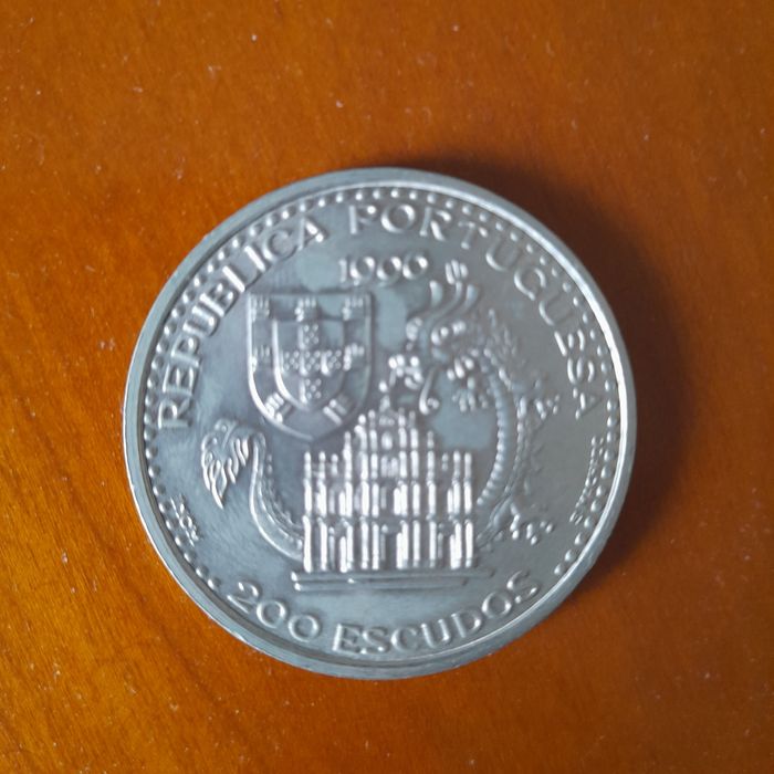 Moeda  de 200 escudos