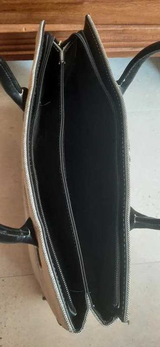 Mala, saco, bolso em ecopele preta e tecido