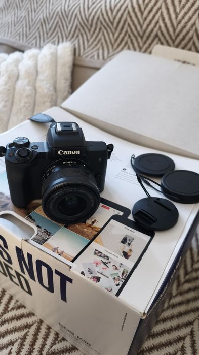 Máquina fotográfica Canon EOS M50 + Kit Travel
