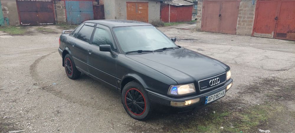 Ауди 80 кватро 2.0 бенз хорошее состояние