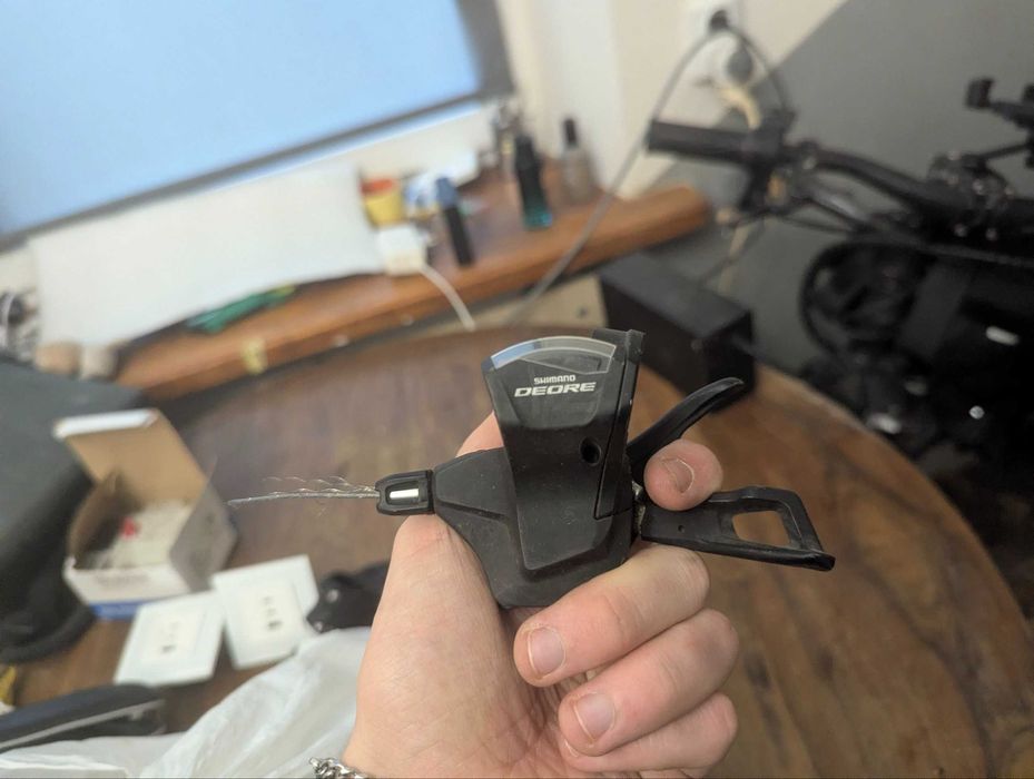 Перемикач правий Shimano Deore SL-M6000-R Shift