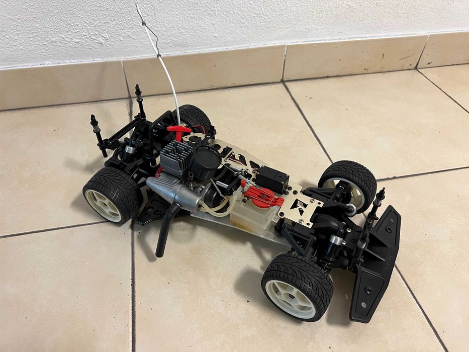 Carro RC Kyosho SuperTen 1/10 GP 4WD Nissan CALSONIC Skyline [usado]