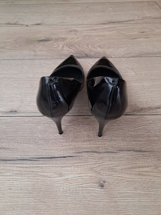 Buty damskie na cienkim obcasie rozmiar 37