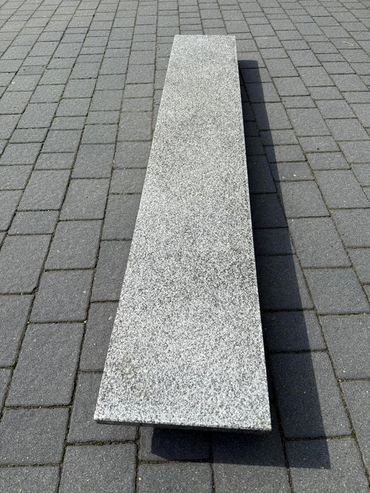 Parapet okienny  .