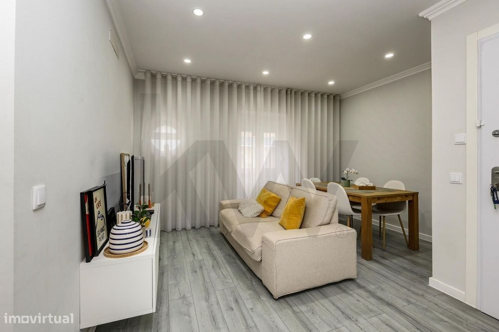 T2 Renovado na Amadora — Junto à Estação