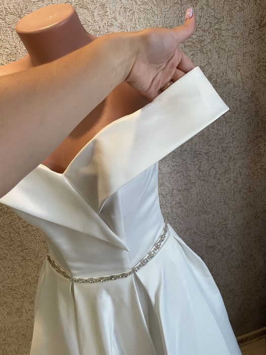 Весільна сукня в ідеальному стані