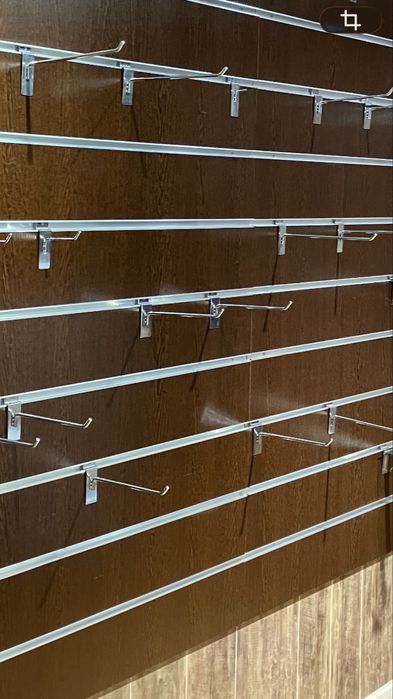 93 Ganchos para expositores de loja