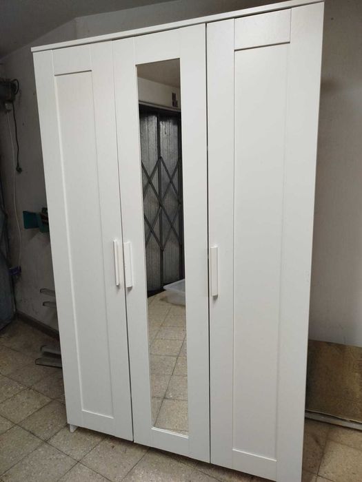 Roupeiro IKEA BRIMNES com 3 portas e espelho