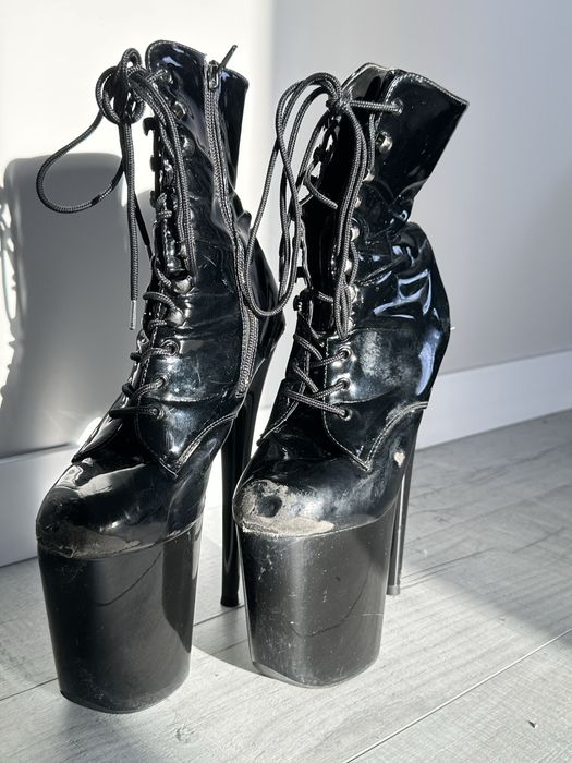 Продам стріпи pleaser