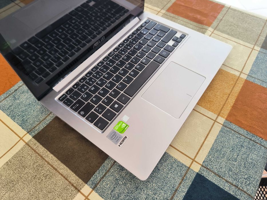Asus UX303 - Ecrã Touch - i5-4210u + 8Gb + 240ssd