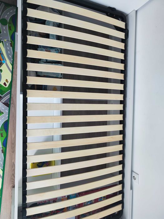Cama+ estrado + colchão solteiro novo -Coimbra