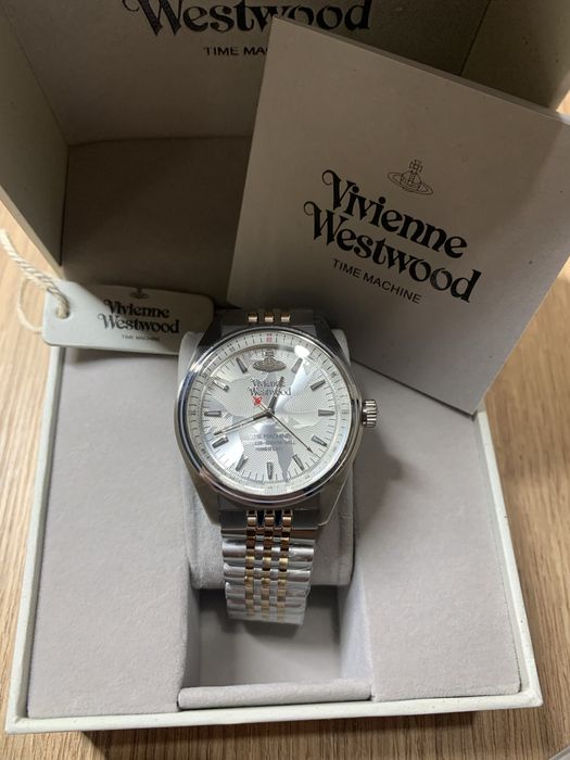 Новий годинник Vivienne Westwood