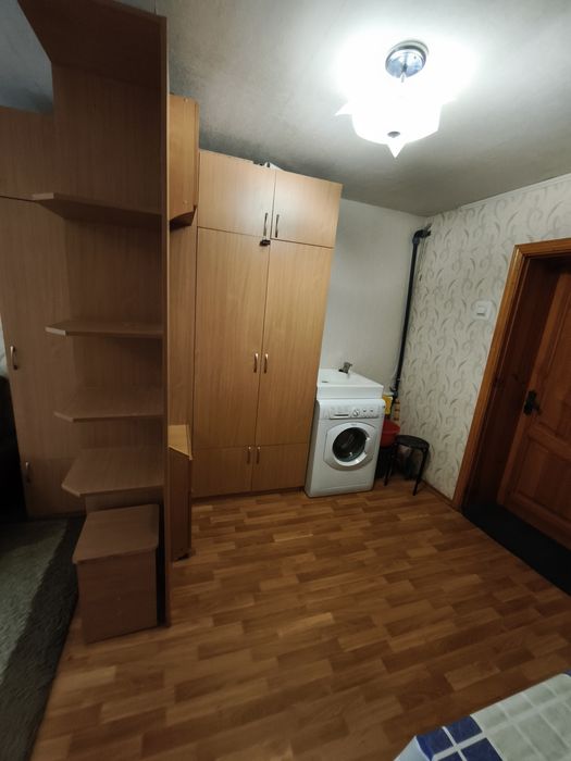 Продам кімнату з водою та пралкою вул. Хворостянка