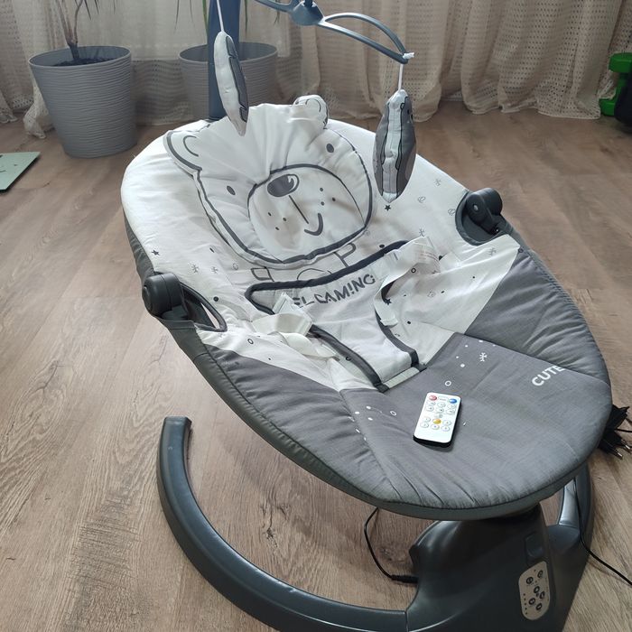 Продам дитячий заколисуючий центр El Camino CUTE ME 1116