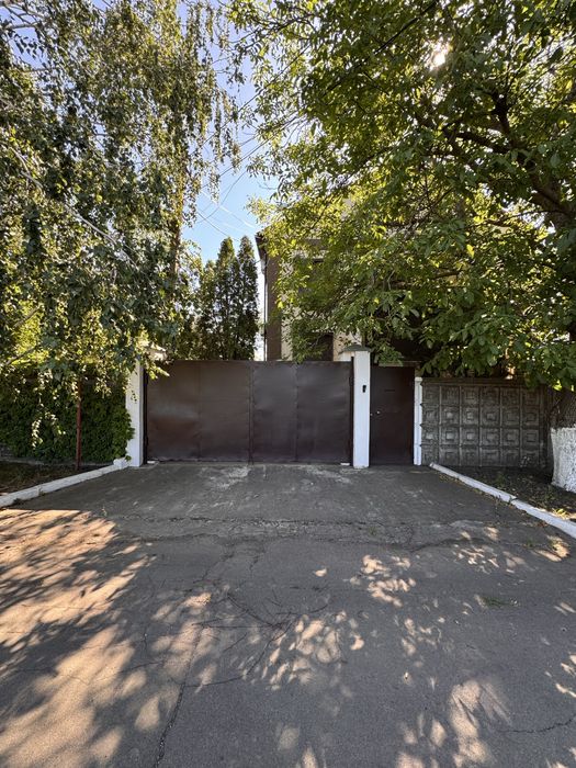 Продам офісно-житловий комплекс із меблями та технікою, Площа 614 м.кв, земельна ділянка 0,2932 Га, 10 хв від Кривого Рогу , Червоні Поди
