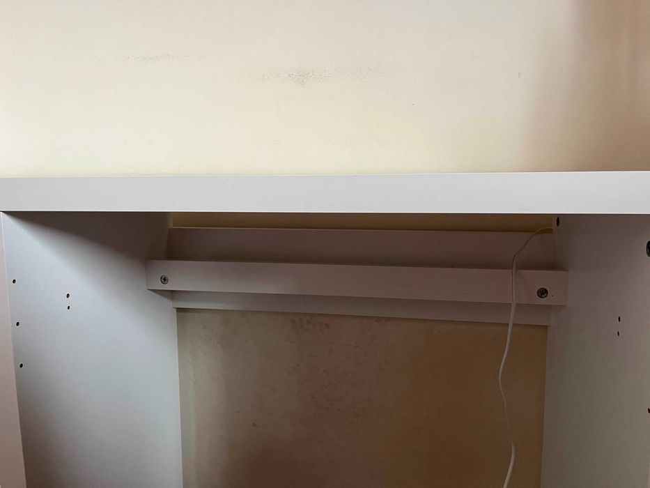 Secretária Branca IKEA – Como Nova | 111x39 cm | Arrumação + Gestão de Cabos