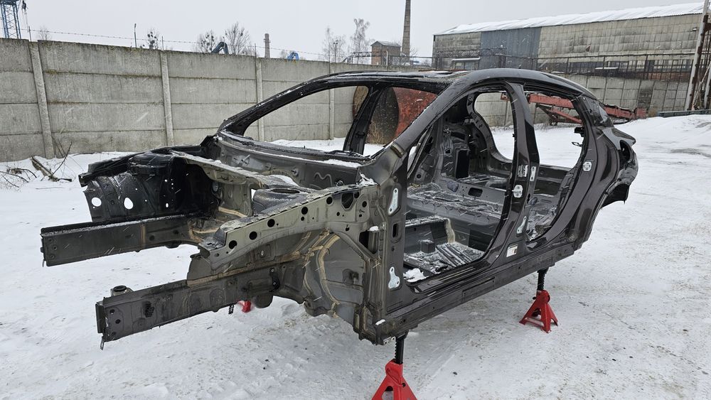 Лот Кузов чверть четверть лонжерон стійка поріг криша Infiniti QX30