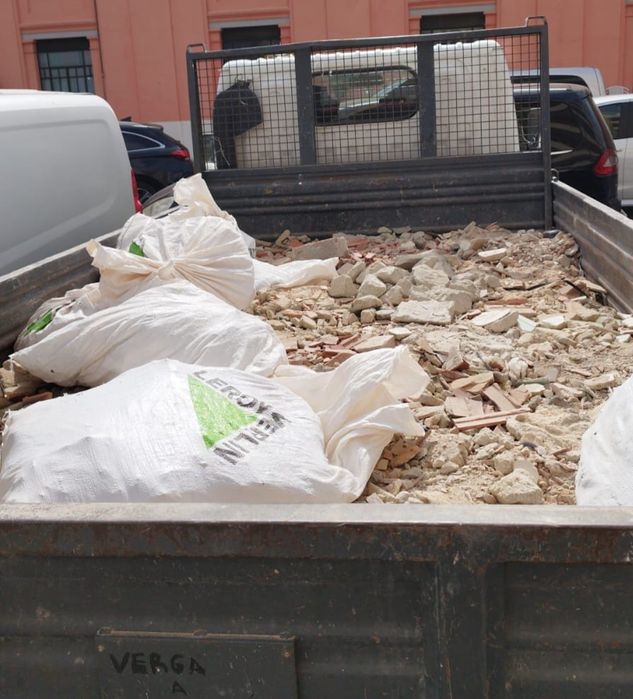 SETÚBAL e LISBOA carrinhas e contentores p/recolha de resíduos de obra