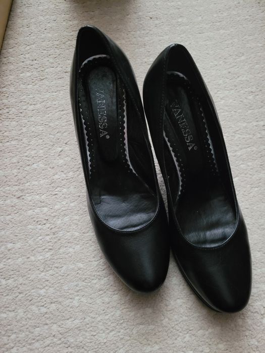 Buty na obcasie rozm 40
