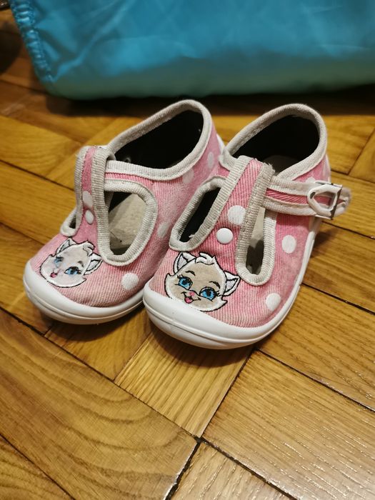 Kapcie dziewczęce 20