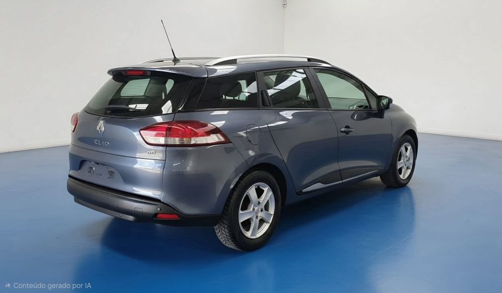 Renault Clio — fotografia 8