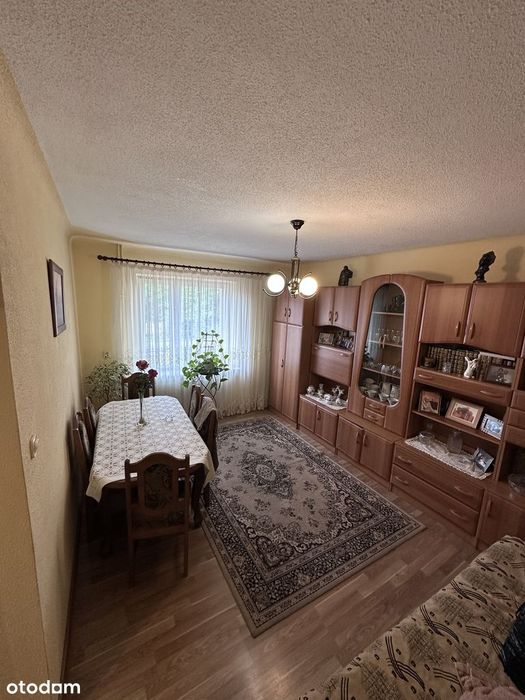 Dom | 260 m² | 2 garaże | Działka ok. 800 m² | Ostrowiec Świętokrzyski