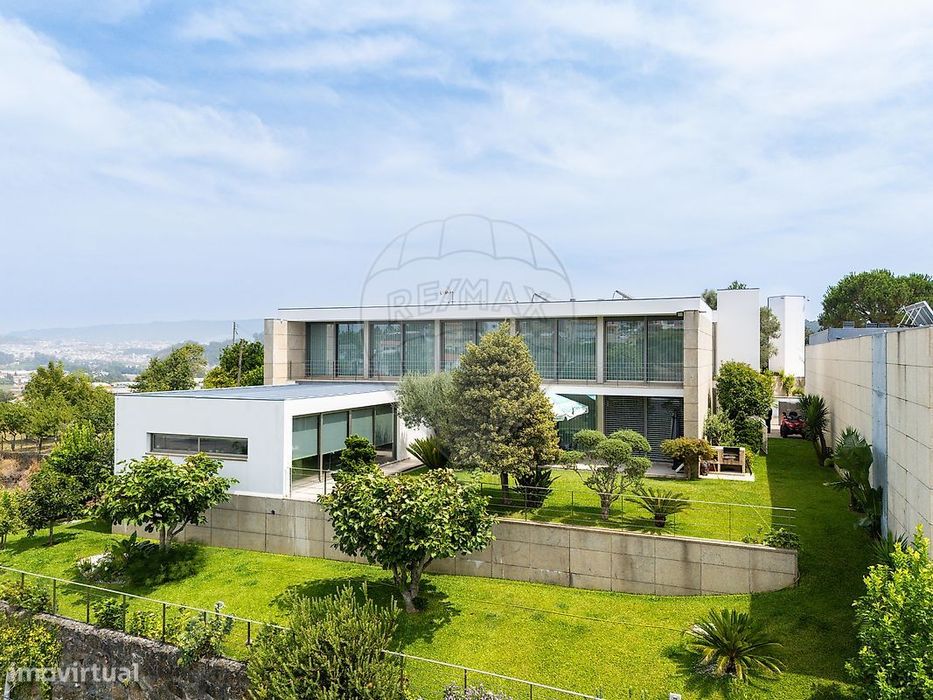 Moradia T4 para venda