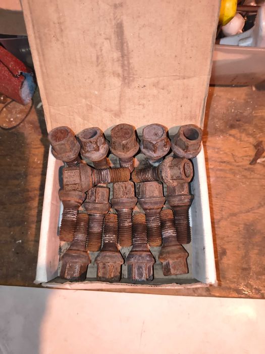 Śruby do kół VW polo