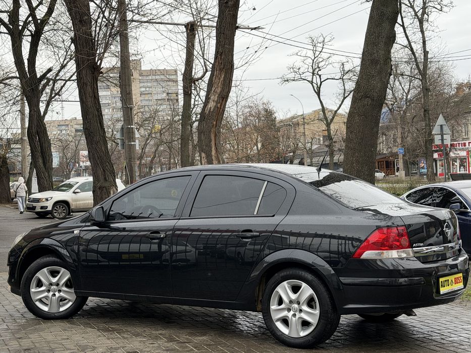 Opel Astra H.              .