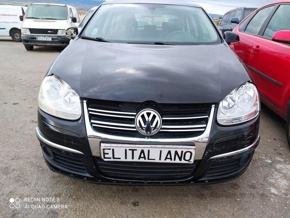 Guarda-Lamas Frente Direito Volkswagen Jetta
