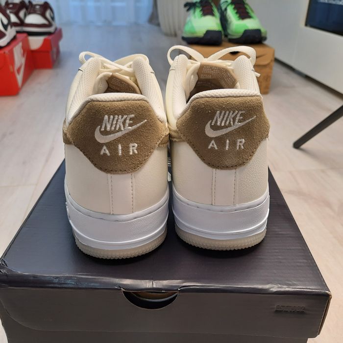 Оригінальні чоловічі кросівки Nike Air Force 1 '07 LV8 FN5832-101