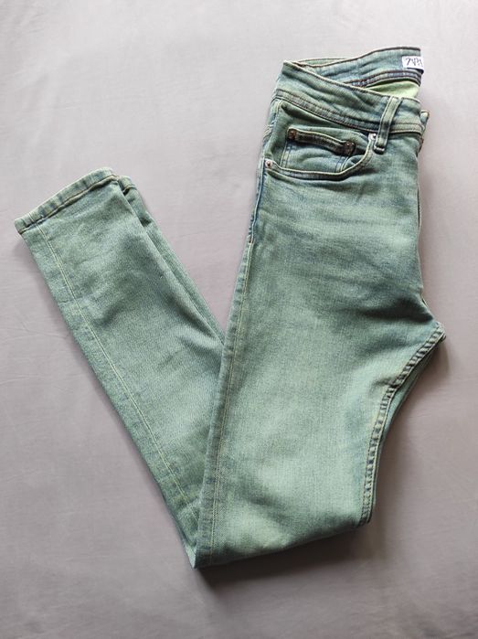 Dżinsy w rozm. 38 ZARA