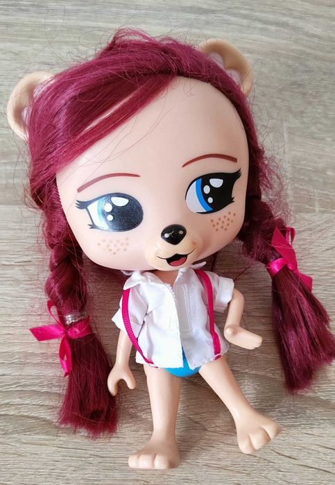 Lalka z serii Club Chic Dolls