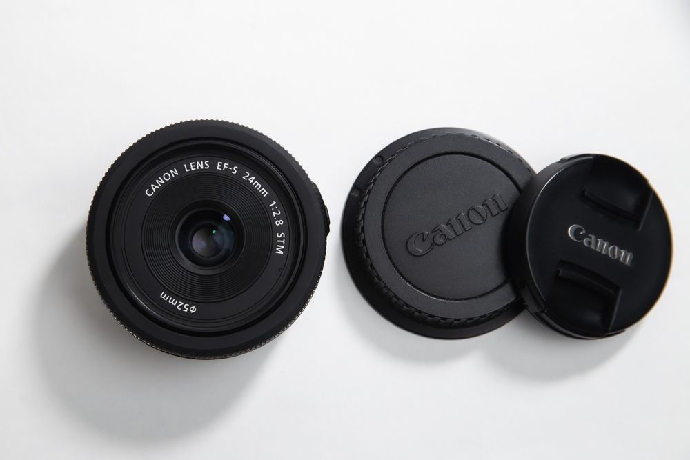 Canon EF-S 24mm f2.8 STM гарний стан