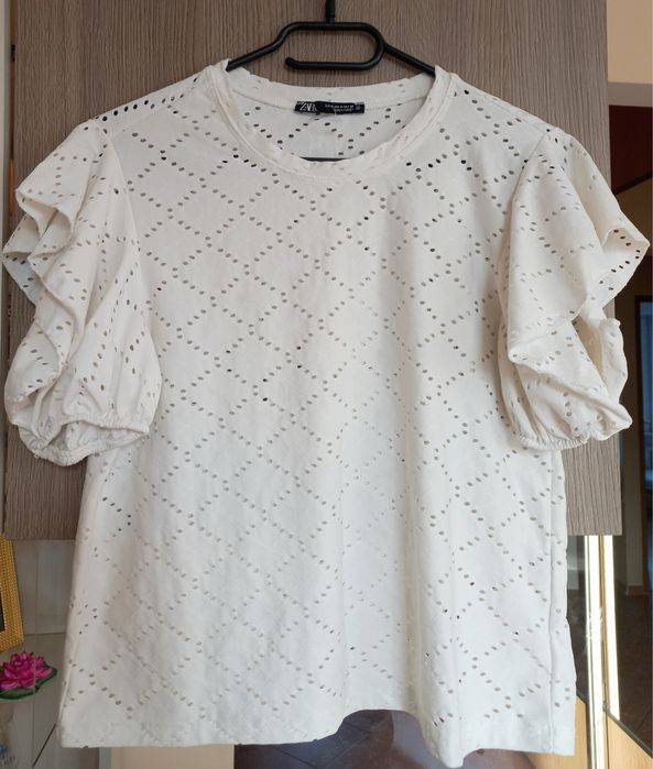 Ażurowa bluzka Zara z bufkami